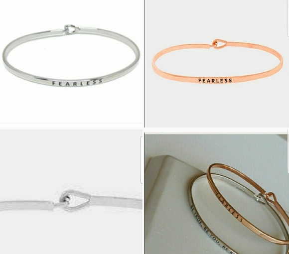 GOLD "FEARLESS" BRACELET - Picture 3 of 4